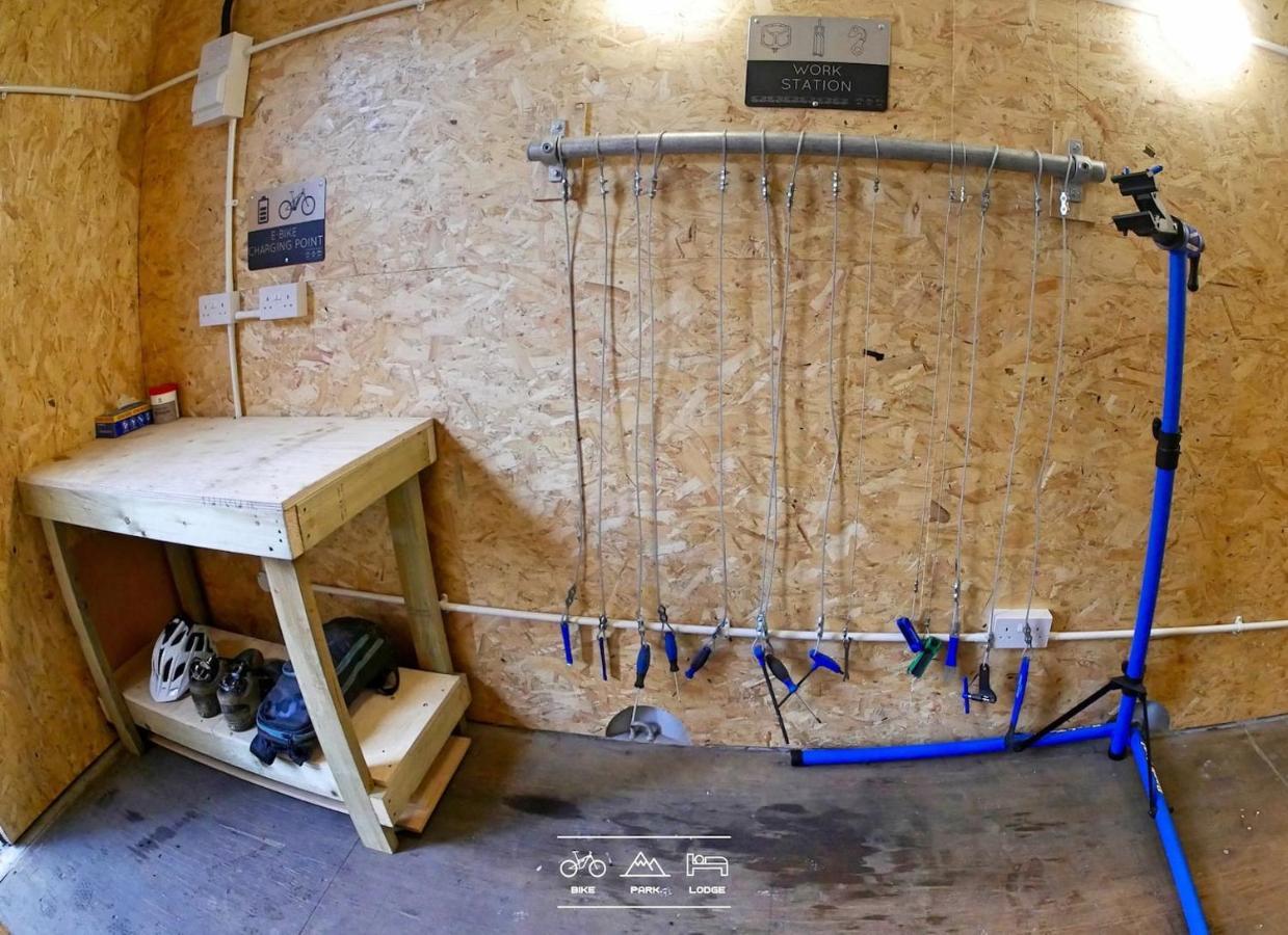 Bike Park Lodge #2 マーサー・ティドビル エクステリア 写真